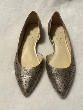 Jessica Simpson Flats  Size 8 medium.  color: Champagne